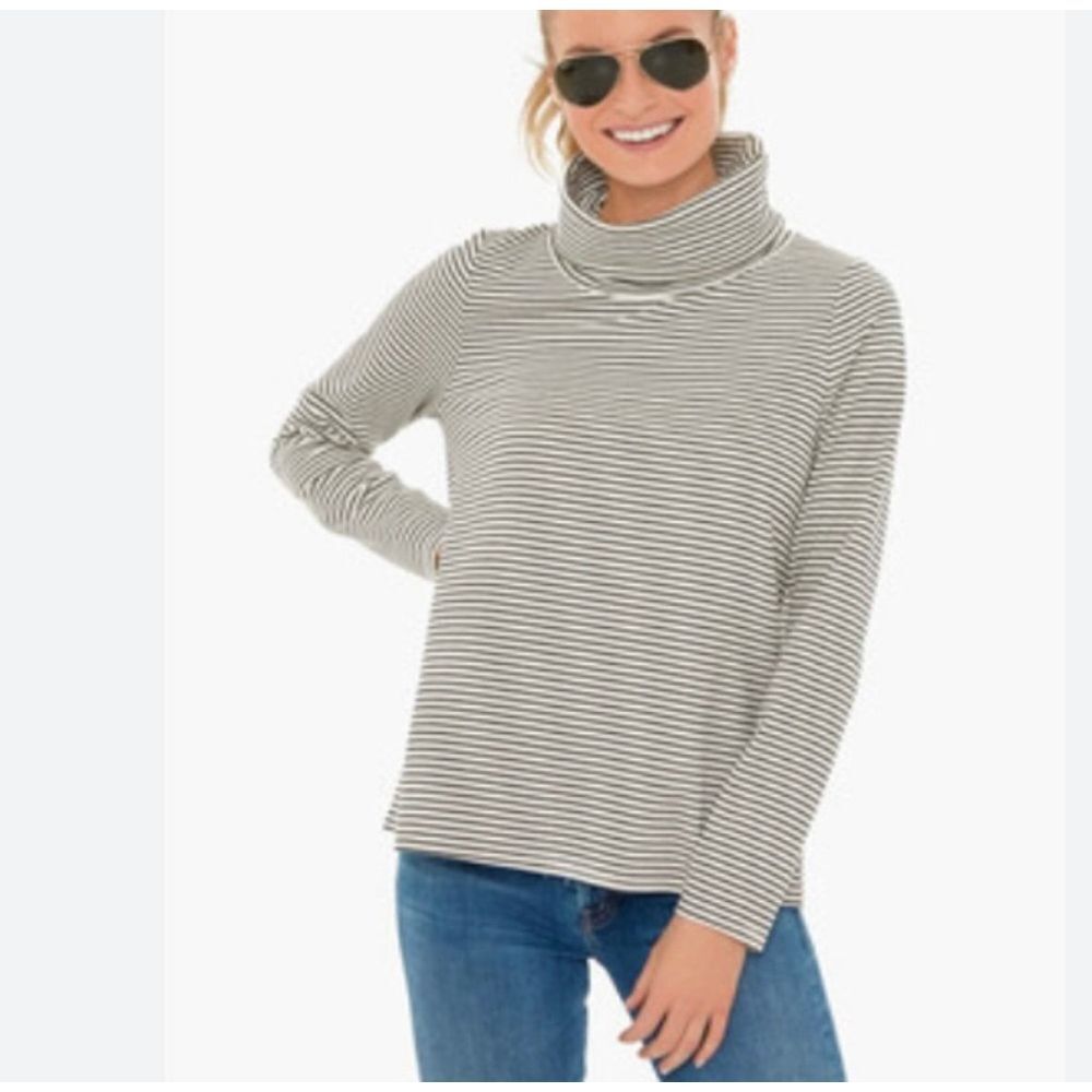 Pomander Place XS black white stripe top EUC
